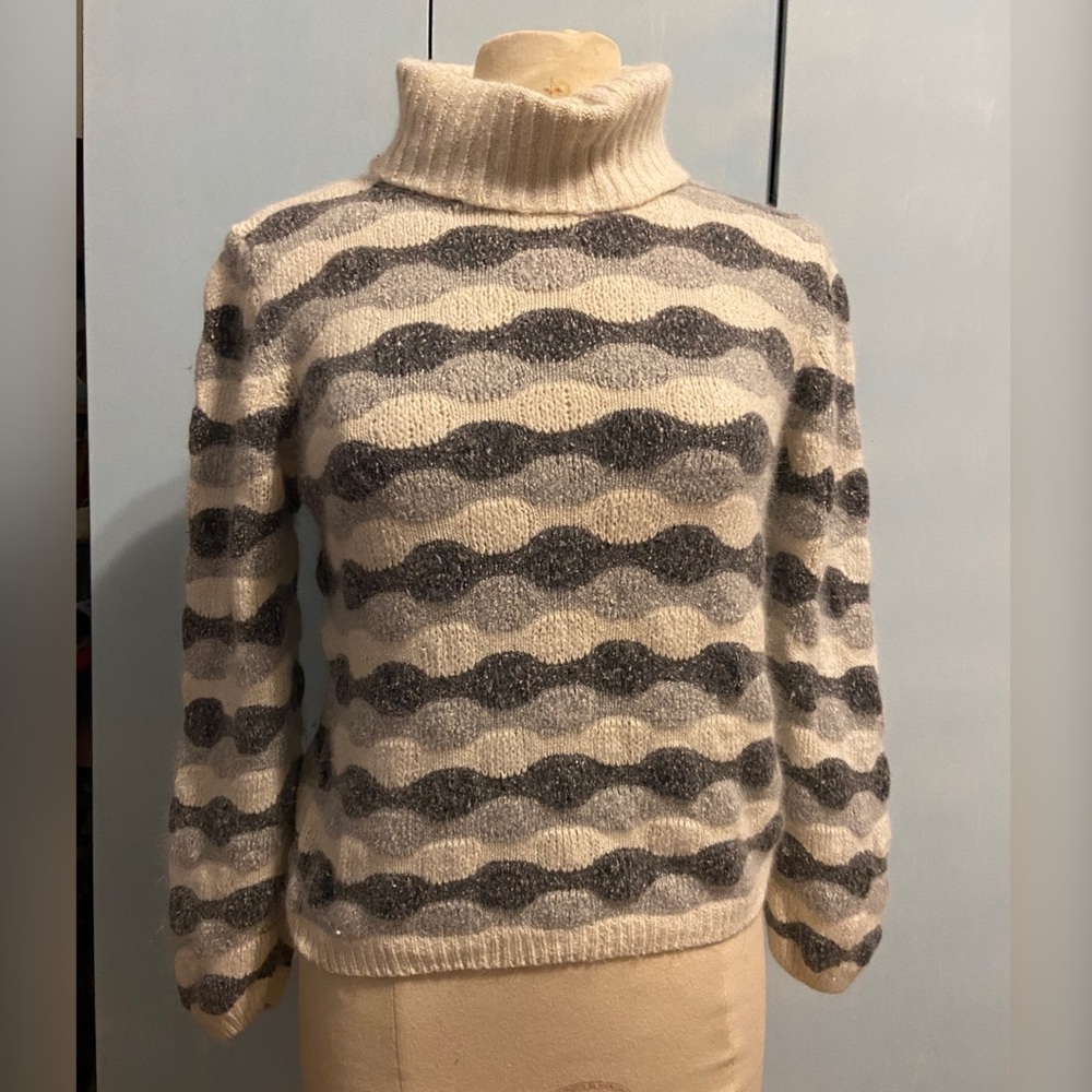 Vintage FaBE Cowlneck Grey Wavelength Knit Sweater